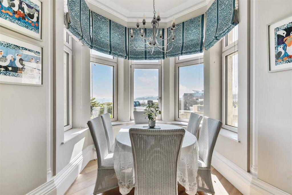 Breakfast Room