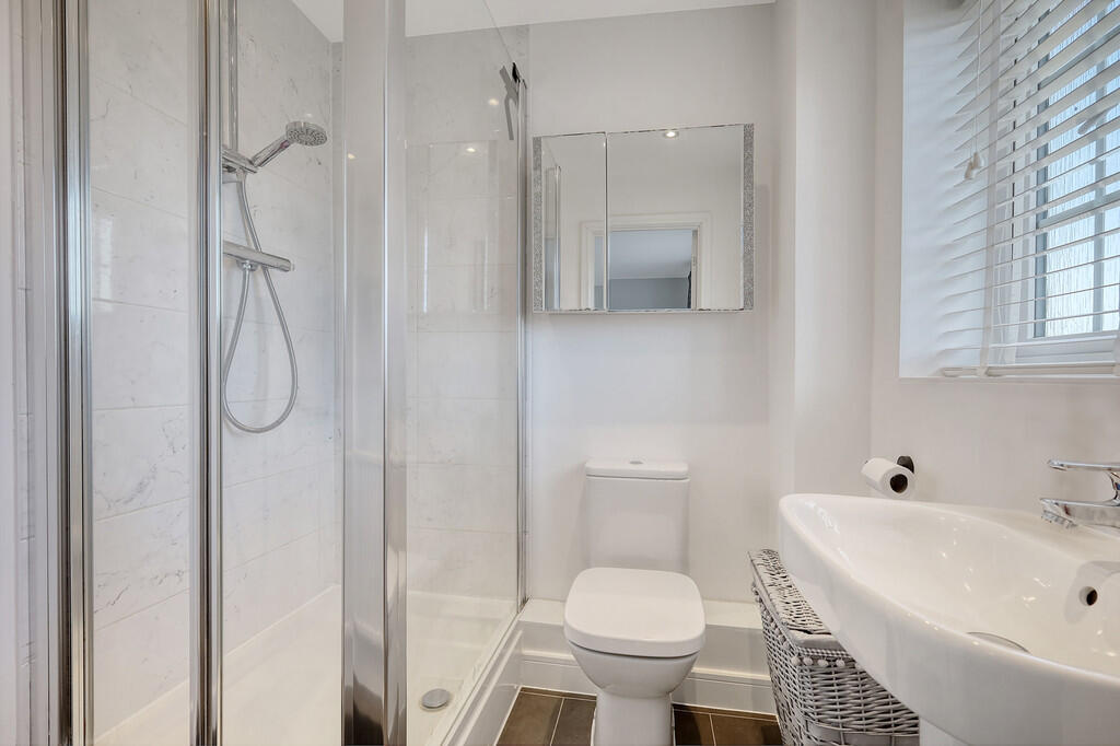 70 Kingfisher str...