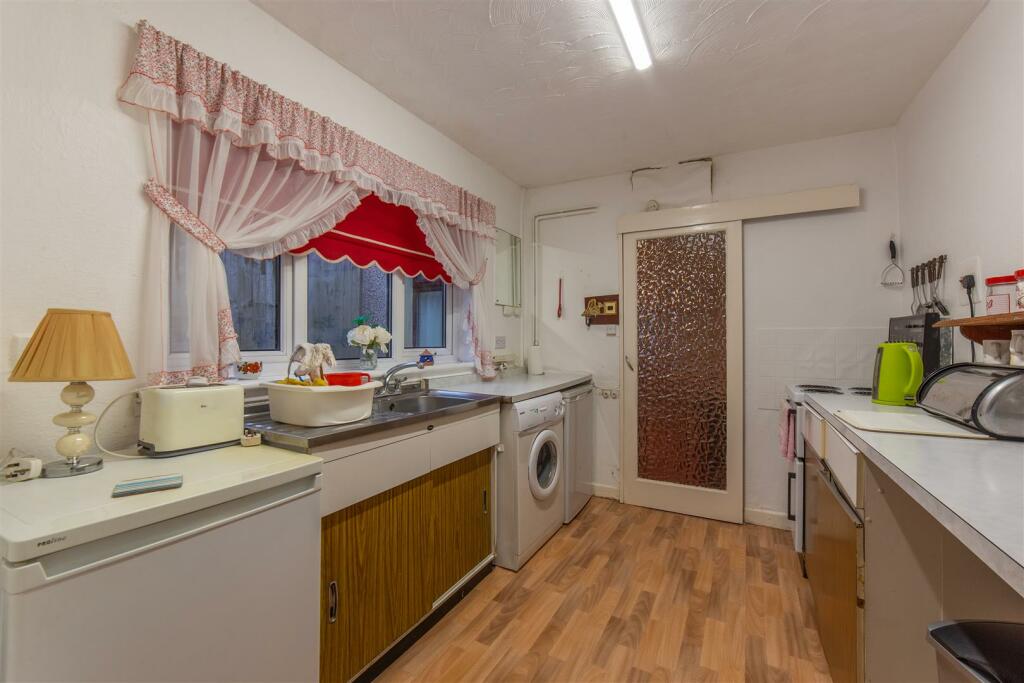 3 Lower Waun Street-11.jpg