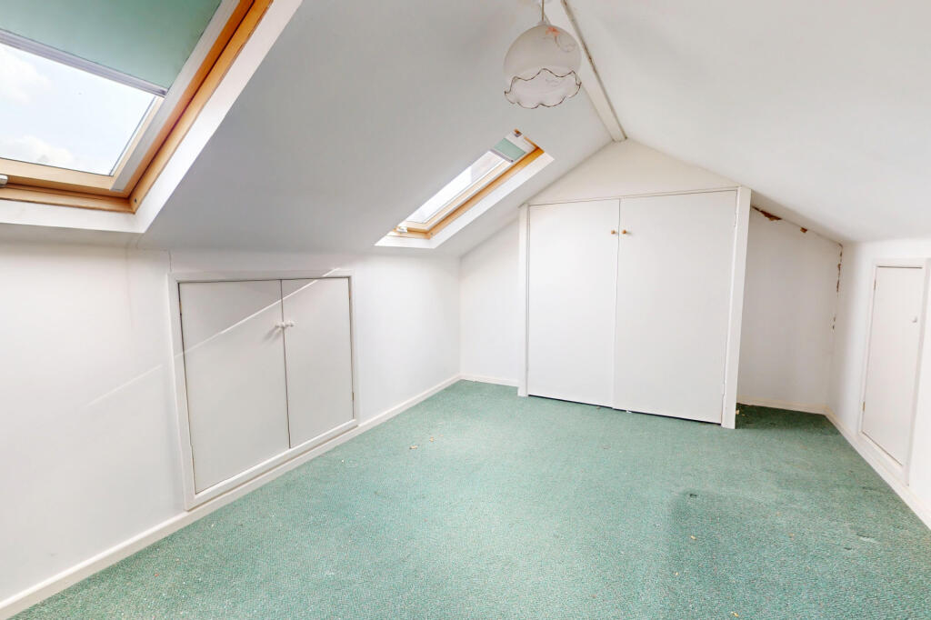 LOFT ROOM