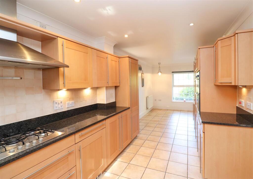 Kitchen/Breakfast Room