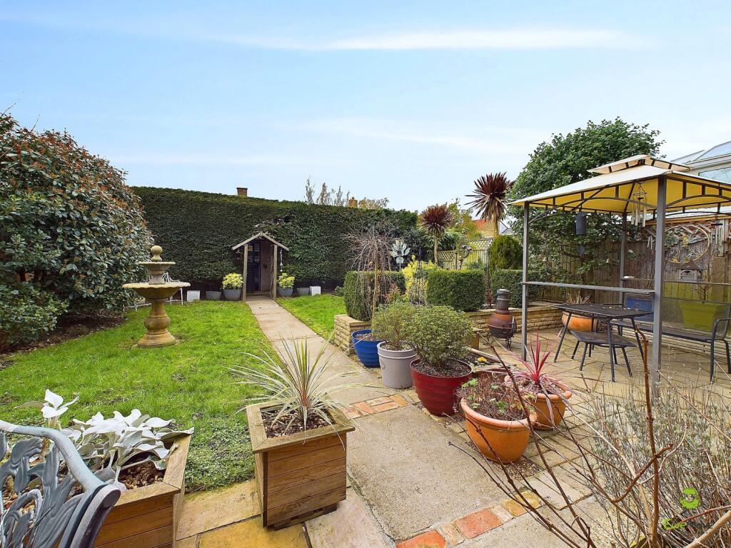 CAM04399G0-PR0029-STILL026