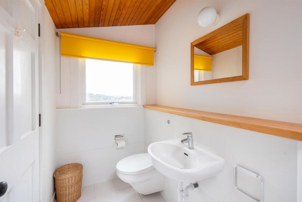 Family Bathroom II.jpg