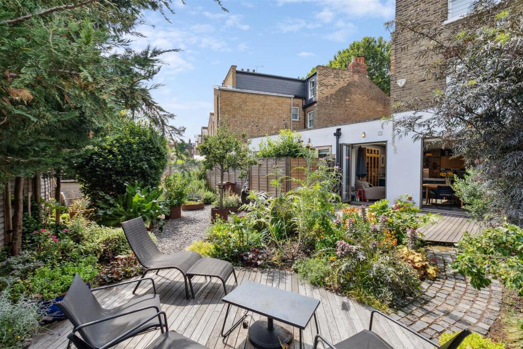 Prebend Gardens, W4 - FOR SALE