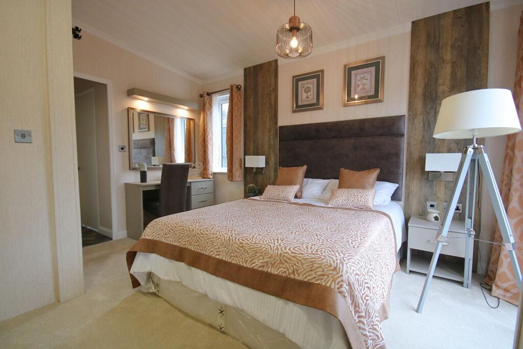 bed1.2 (12).jpg