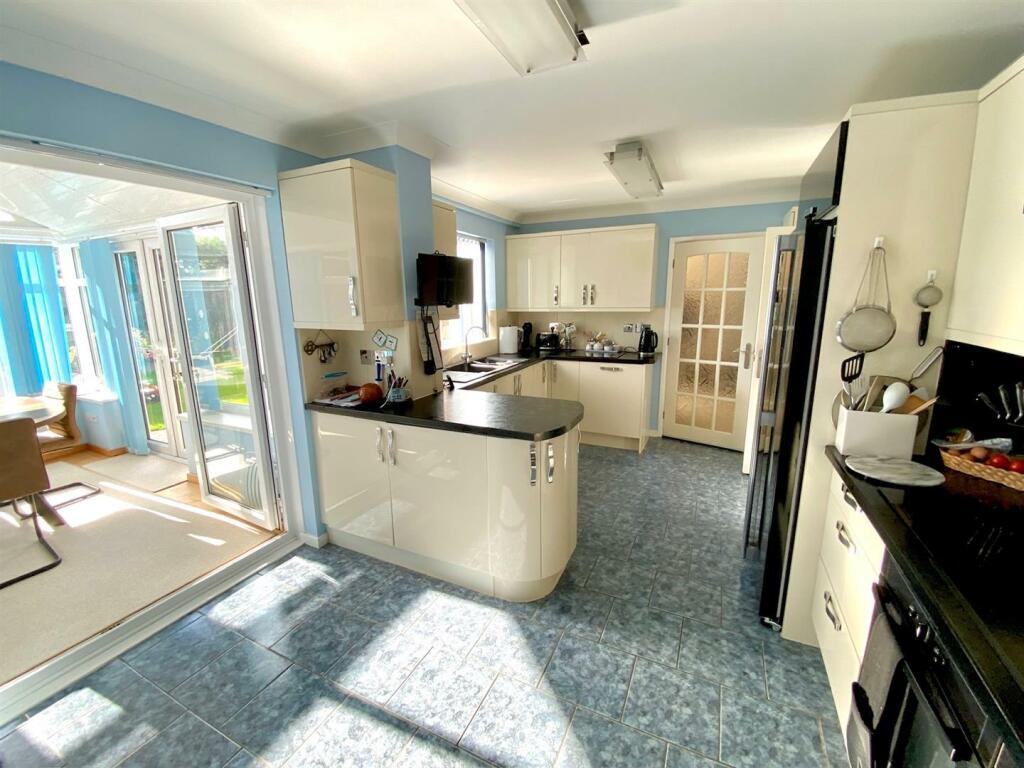 KITCHEN TO GARDEN ROOM.jpg