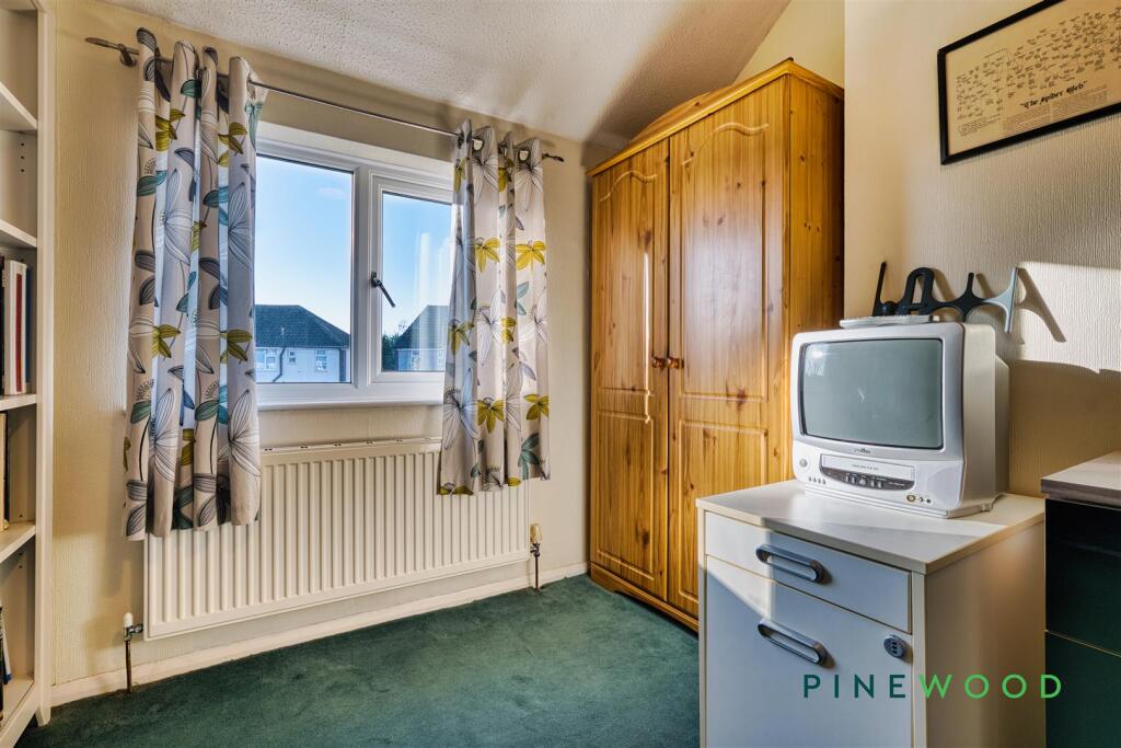 BEDROOM 2