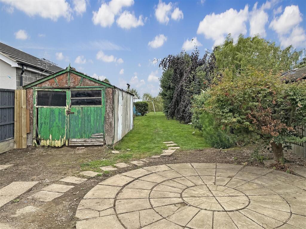 Large Garden 897