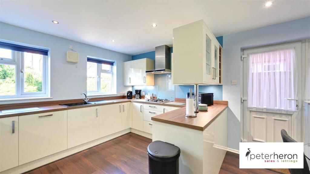 Breakfasting Kitchen