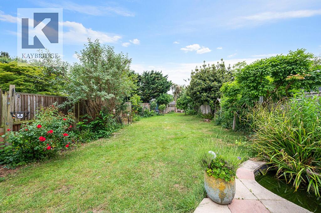 Walsingham Gardens, Epsom