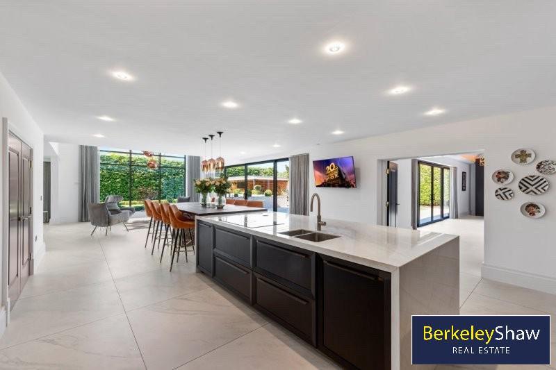 3fbe2df2--4206-83E7-CB59639094FE-41112-000005D9F0A