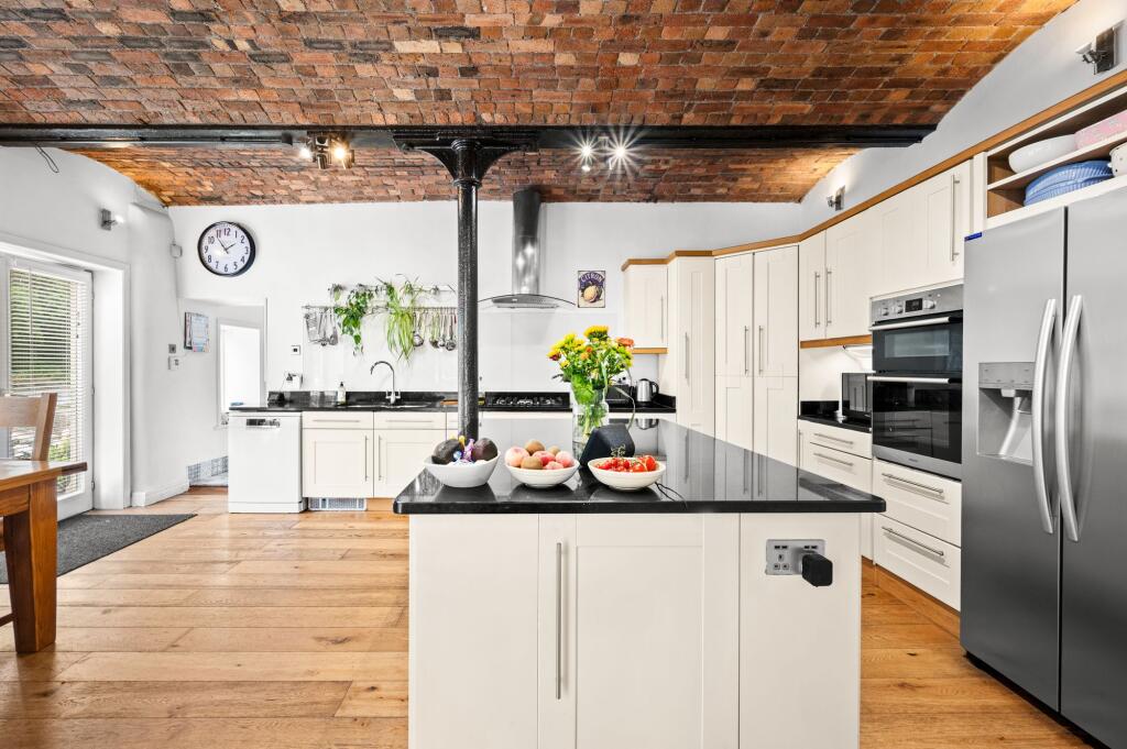 Kitchen / Lounge / Diner