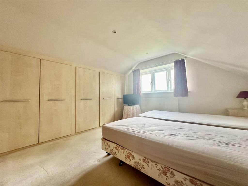 Bedroom1.jpg