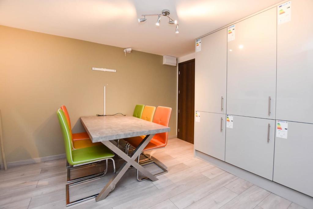 Communal Kitchen / Diner