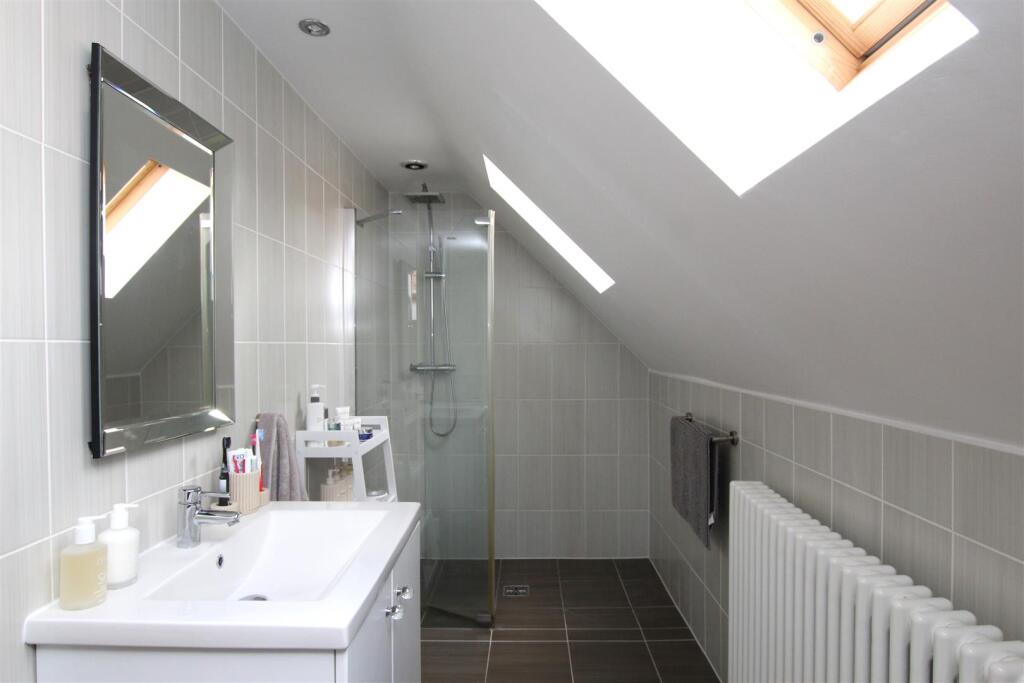 Bathroom.JPG