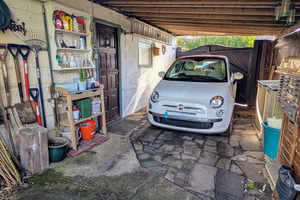 CAR PORT