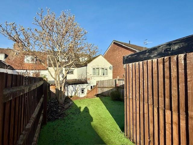 104 london road rear garden.jpg