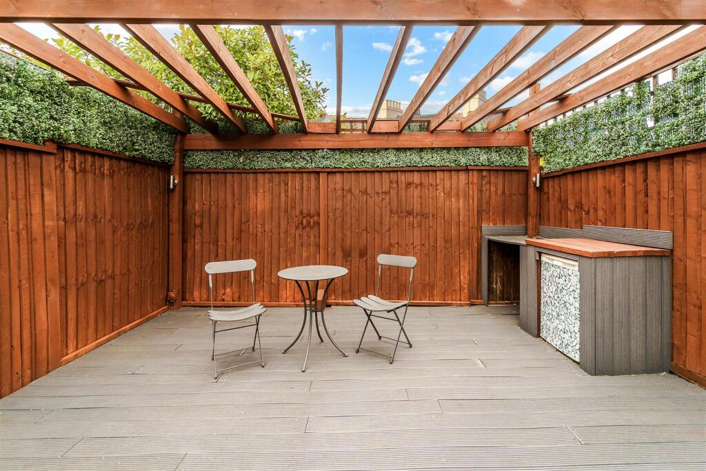 FERNDALE ROAD, 31 (5).jpg