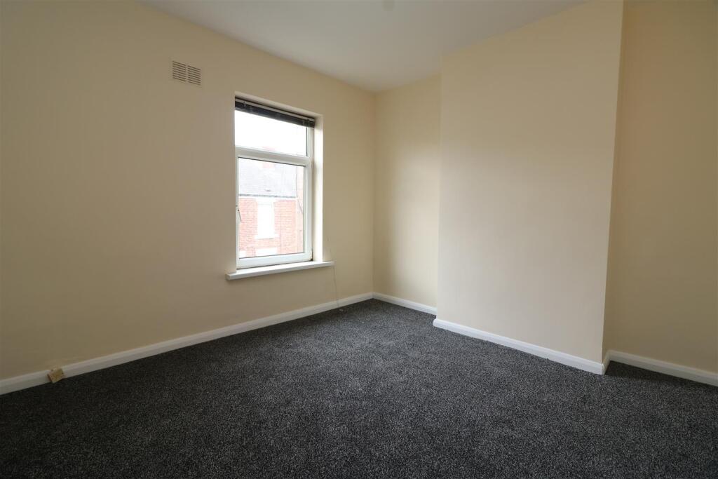 FRONT BEDROOM