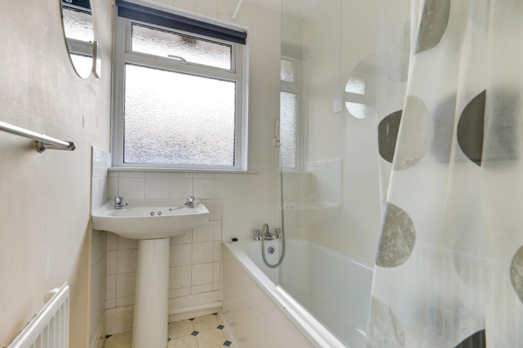 BATHROOM (3)