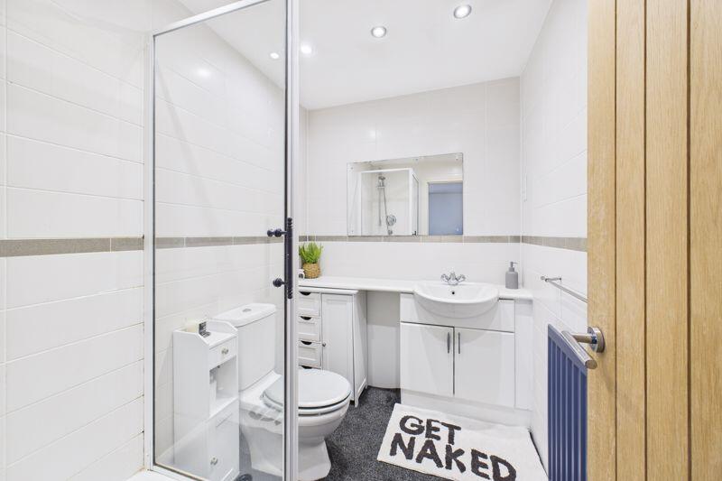 En-Suite 2