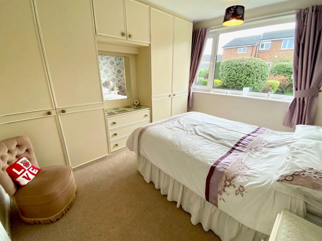 hepworth lane 8 bed 1.jpg