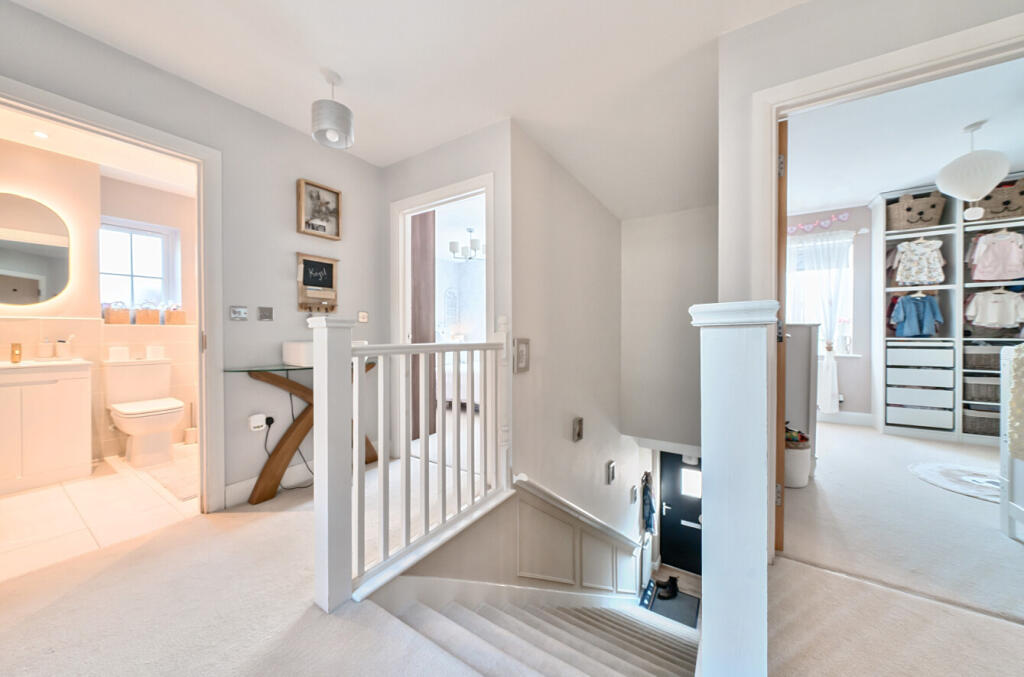 1316104-10-685d9a...