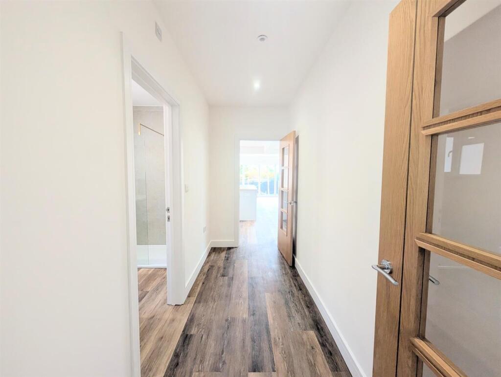 ENTRANCE HALLWAY