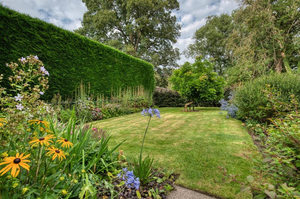 Saxton Mee Ashford House 0090.jpg