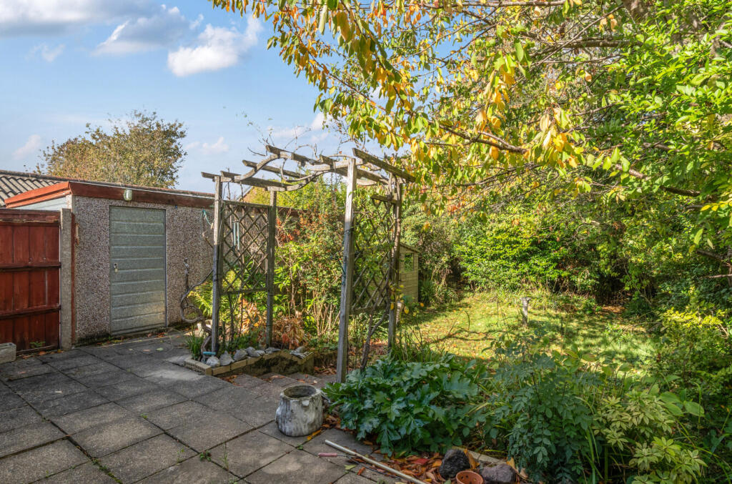 1370981-18-68fb63...