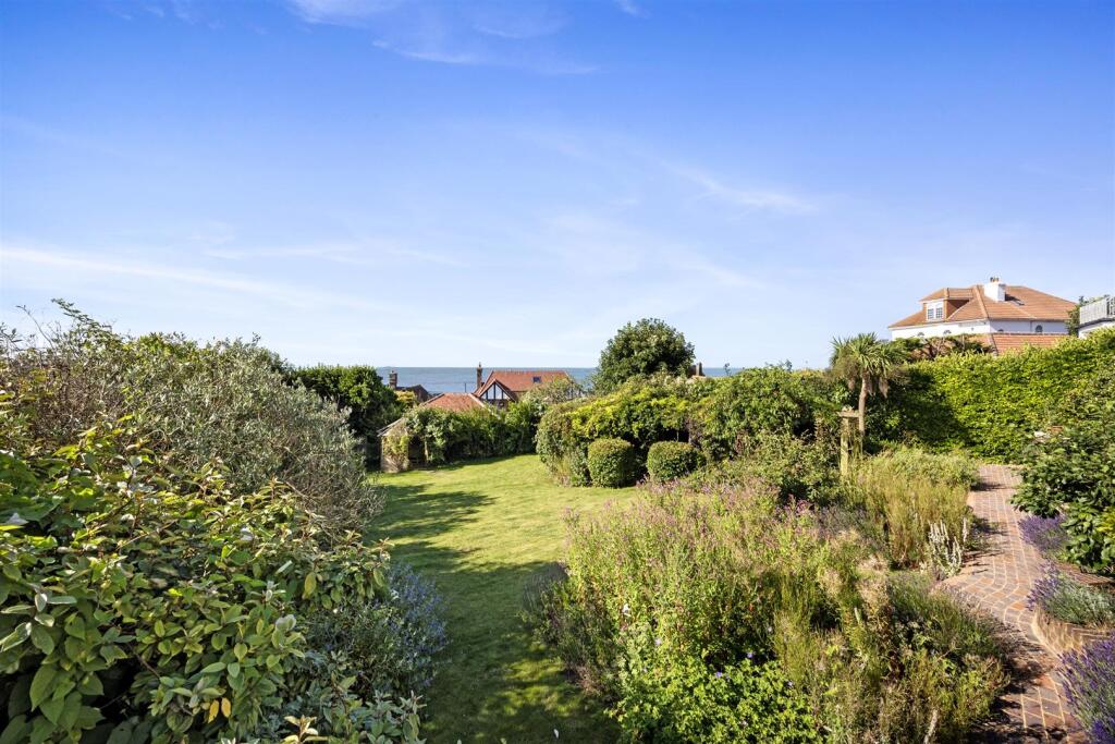 Roedean Crescent, 4-014.jpg