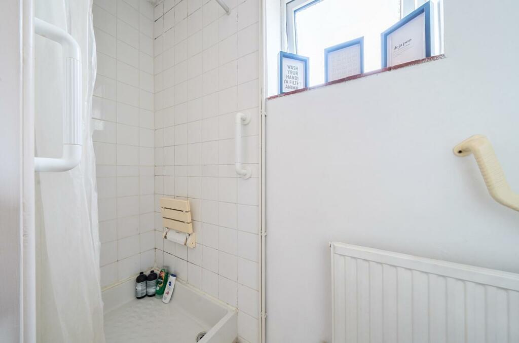 King Style Close, Crick