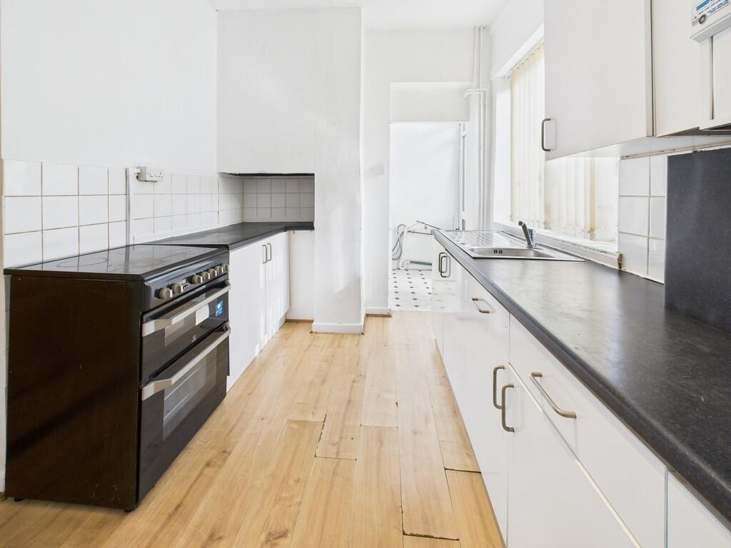 CAM03974G0-PR0204...