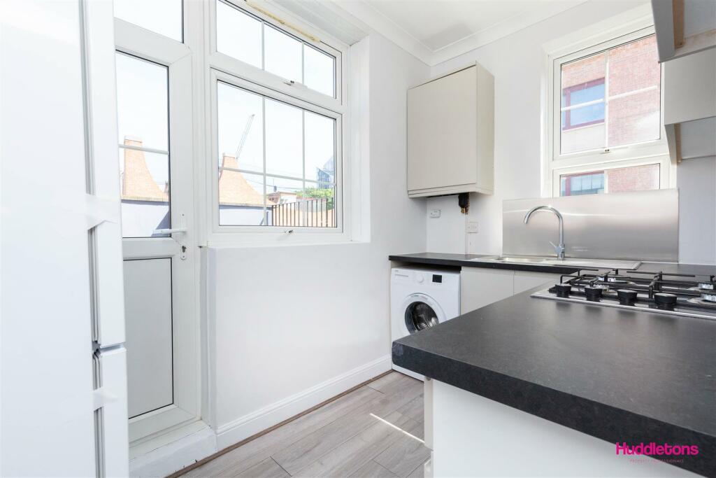130A Chalton Street-4.jpg