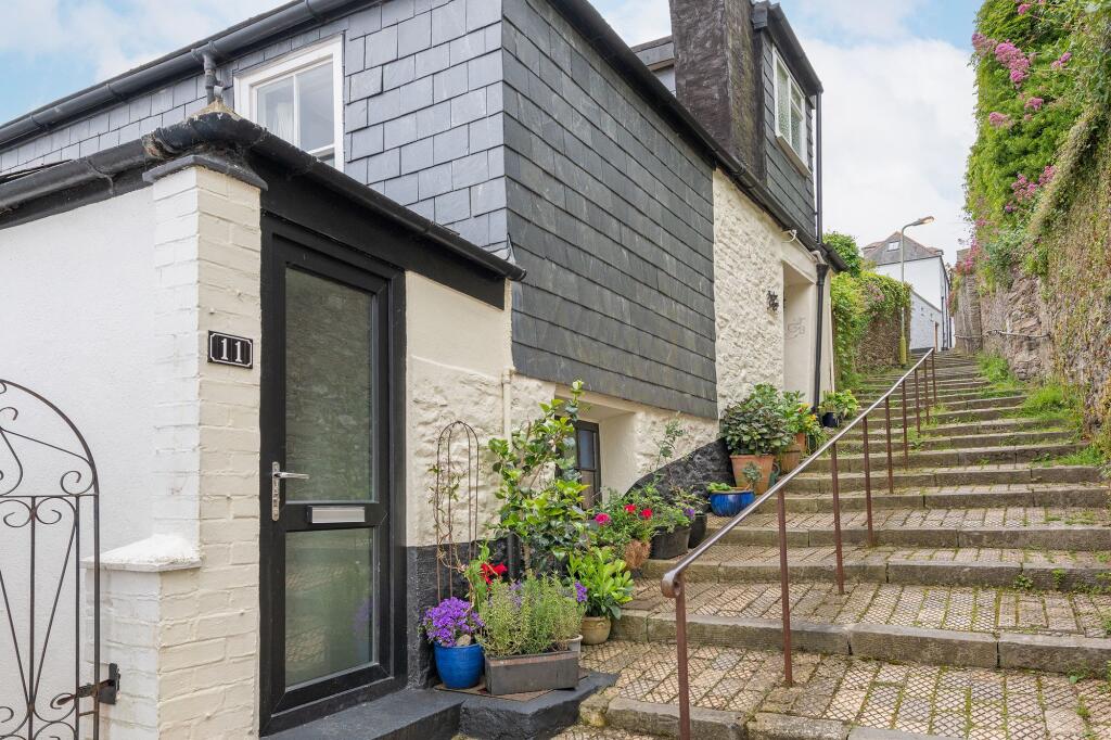 11 Browns Hill, Dartmouth, Front