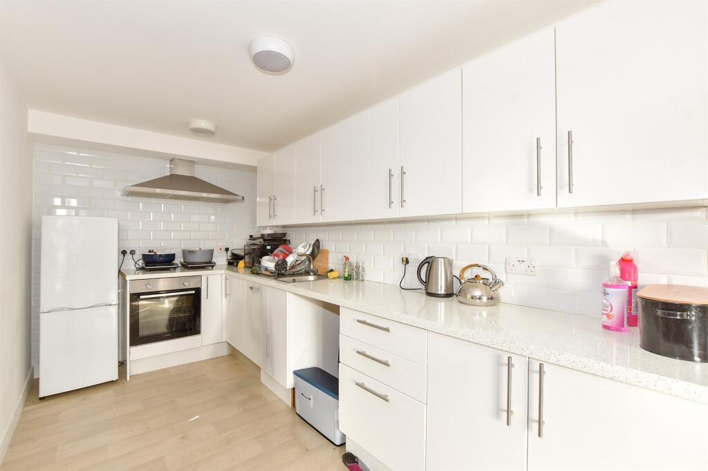 Lounge/Kitchen