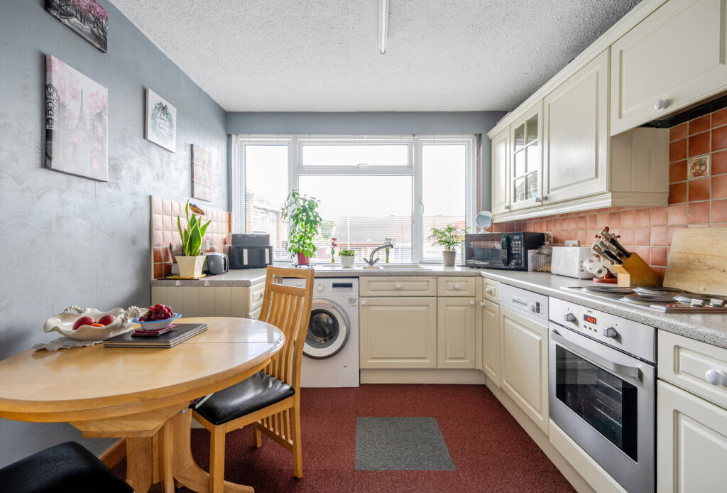 16-68235b9d3cb83-...