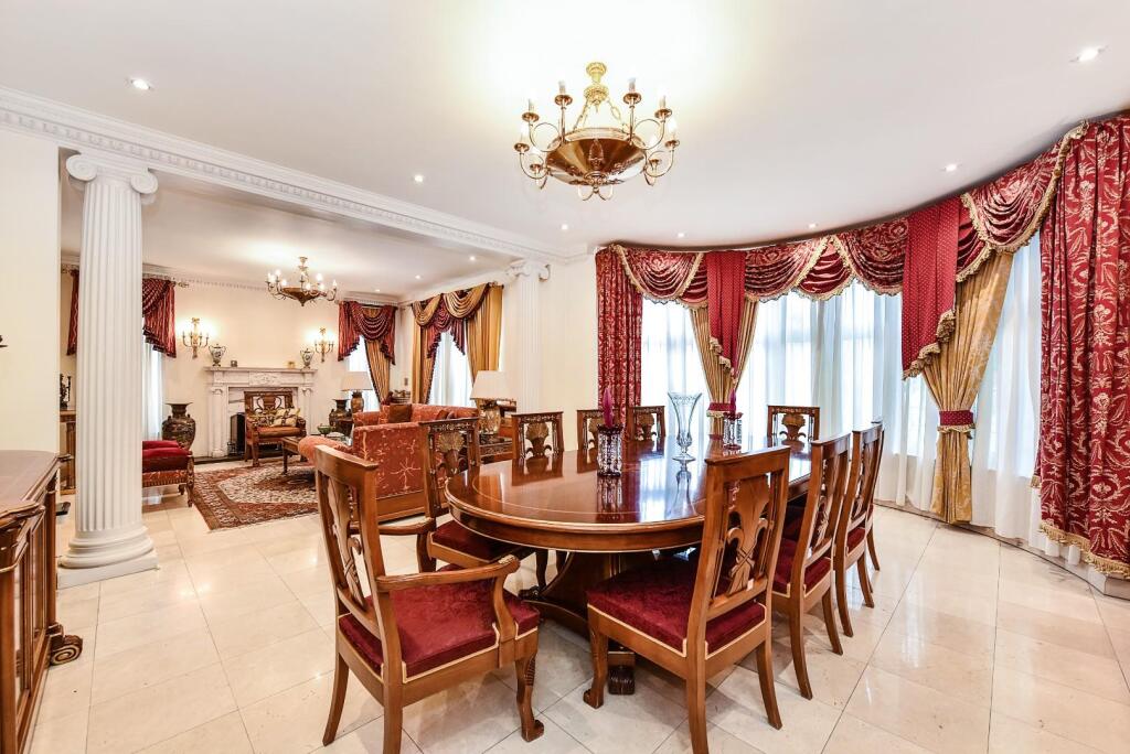 Beachcroft 18r Manor House Drive (8).JPG