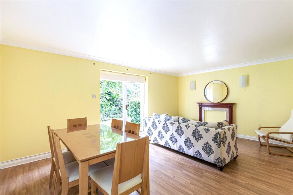 Sitting/Dining Room