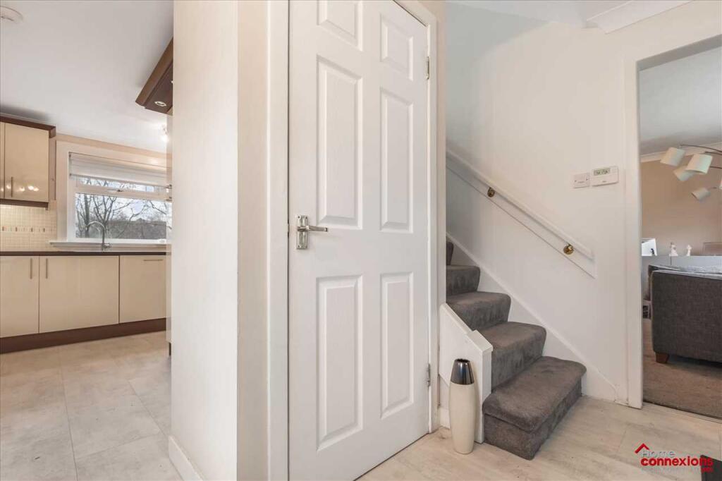 Entrance Hallway (1)