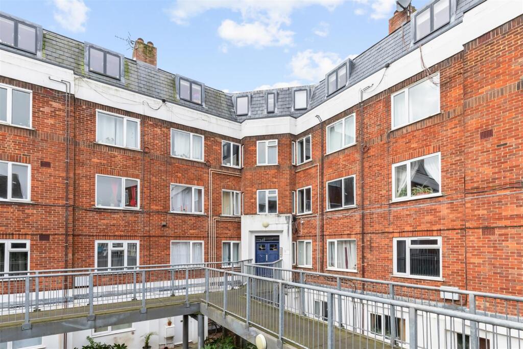 Devonian Court-6.jpg