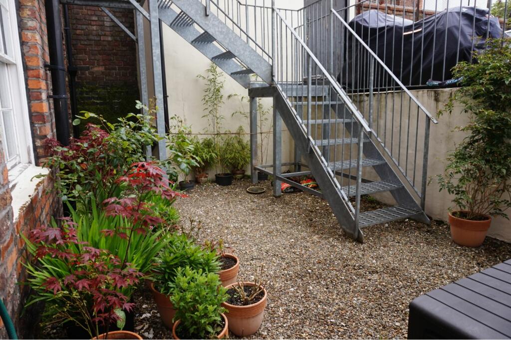 garden   