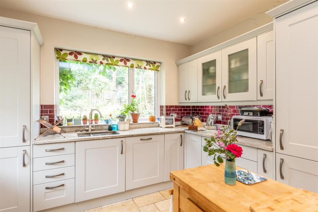 Kitchen 4.jpg