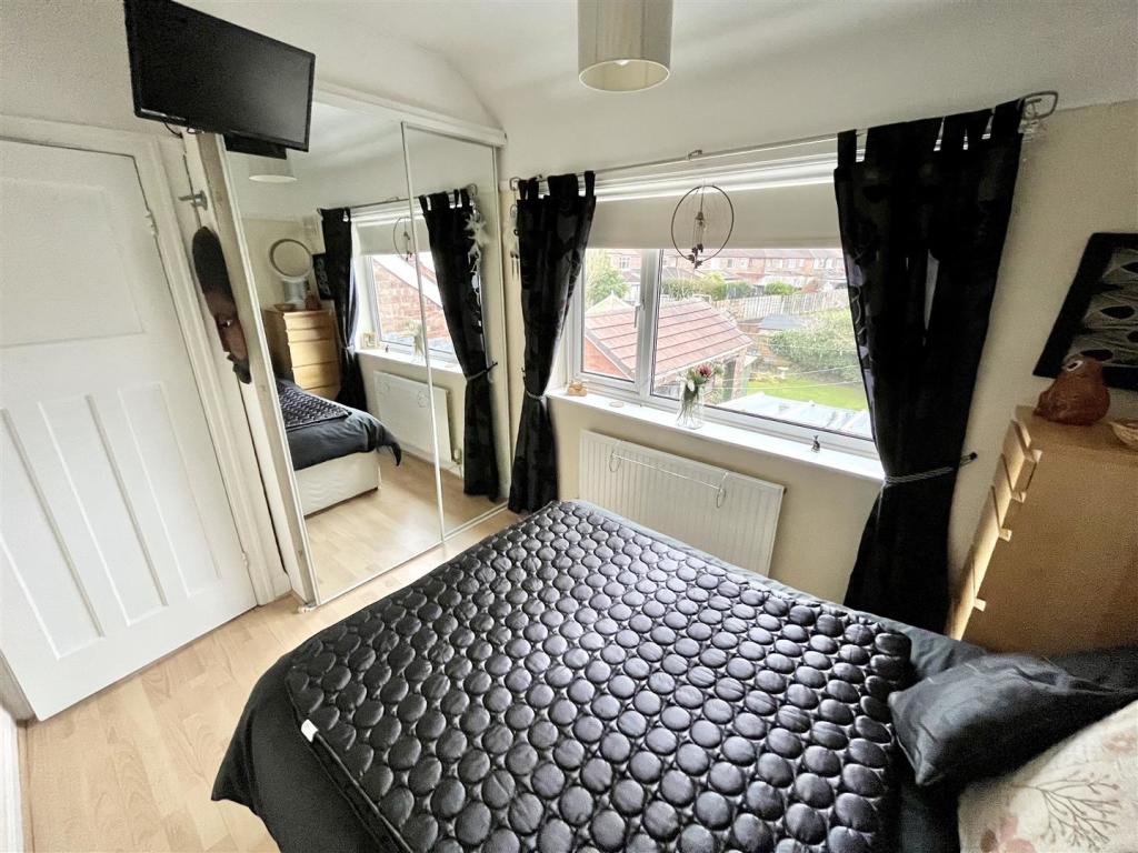 Bedroom 2 Aspect 2.jpg