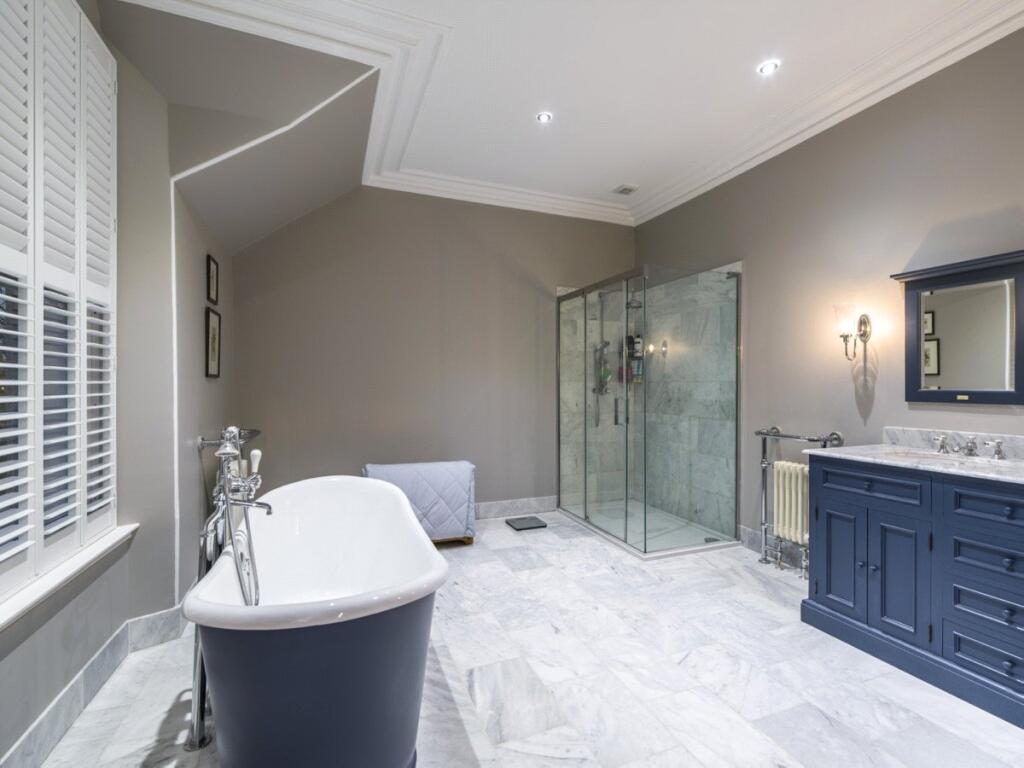 En Suite Bathroom