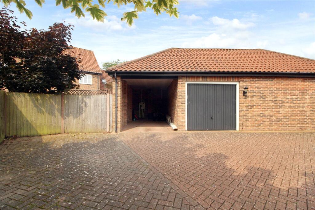 Garage &amp; Carport