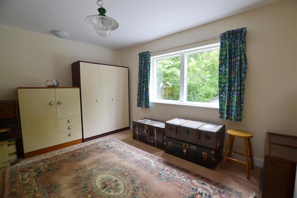 annexe bedroom.JPG