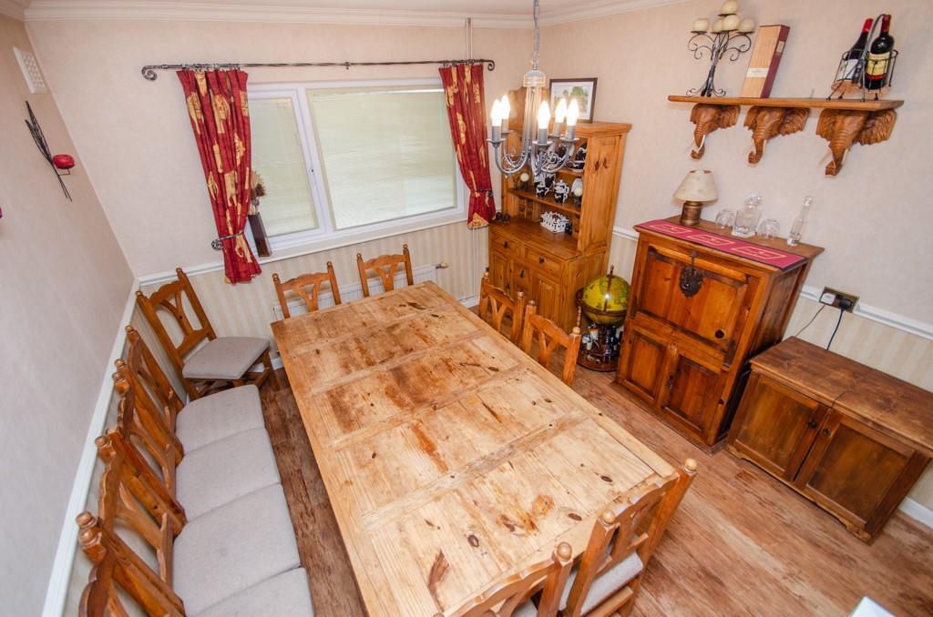 Dining room pic 2.jpg