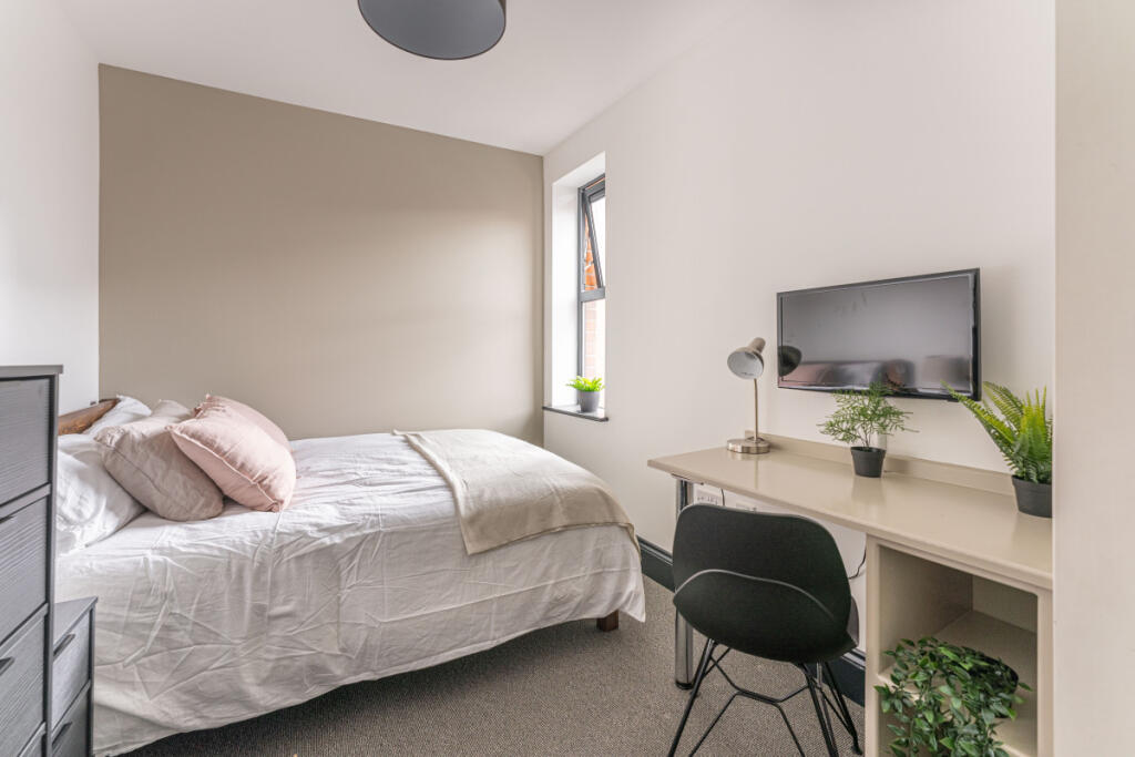 Flat T, Hosiery, Bedroom 1
