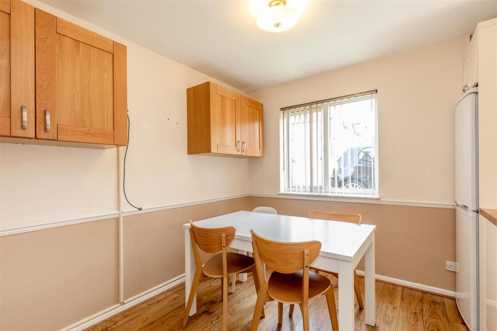 Grasmere Close, Westbury on Trym Dining 2.jpg